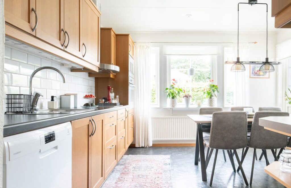 Utbyte av trasiga element i Rävlanda, Bollebygd